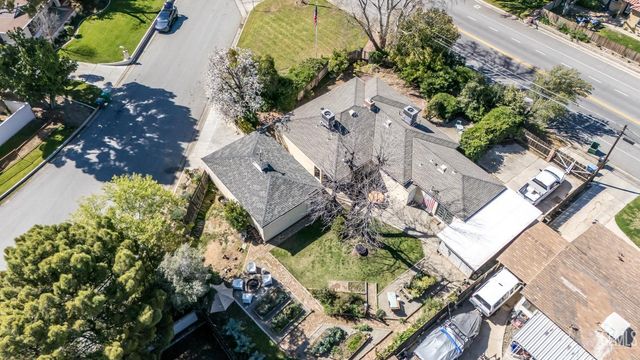 3003 Alta Vista Drive, Bakersfield, CA 93305