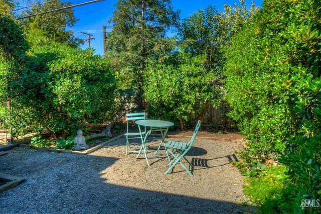 3003 Alta Vista Drive, Bakersfield, CA 93305