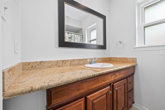 9218 Mcdade Street, Houston, TX 77080