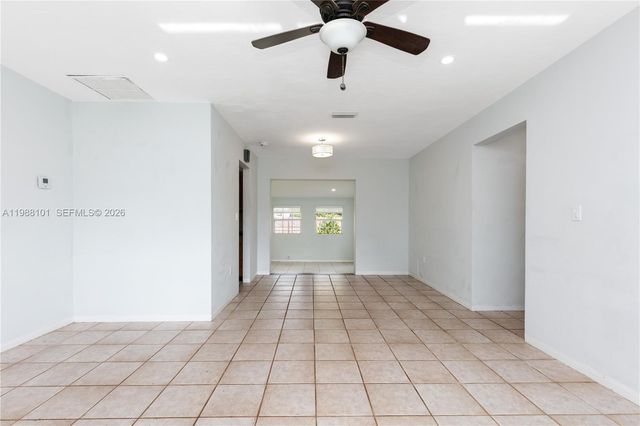 1511 NW 85th Way, Pembroke Pines, FL 33024