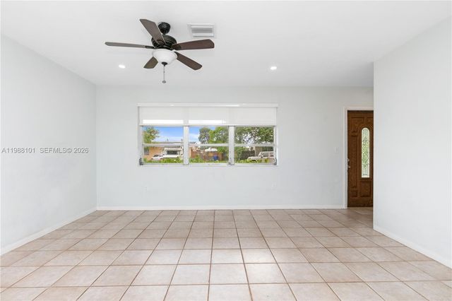 1511 NW 85th Way, Pembroke Pines, FL 33024