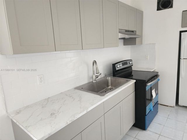 1511 NW 85th Way, Pembroke Pines, FL 33024