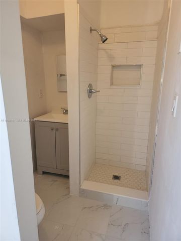 1511 NW 85th Way, Pembroke Pines, FL 33024