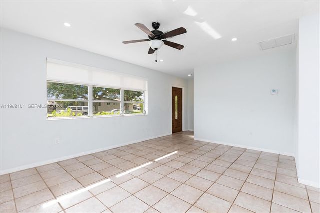 1511 NW 85th Way, Pembroke Pines, FL 33024