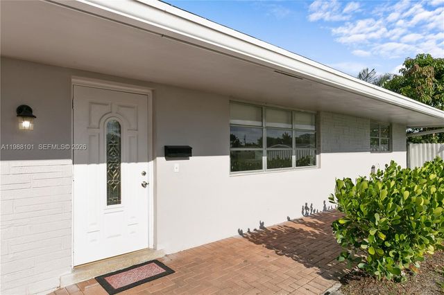 1511 NW 85th Way, Pembroke Pines, FL 33024