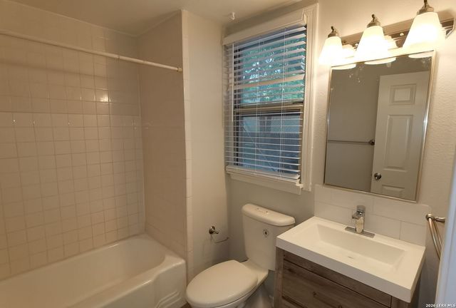 137 E Norwood Ct Apt 5, San Antonio, TX 78212
