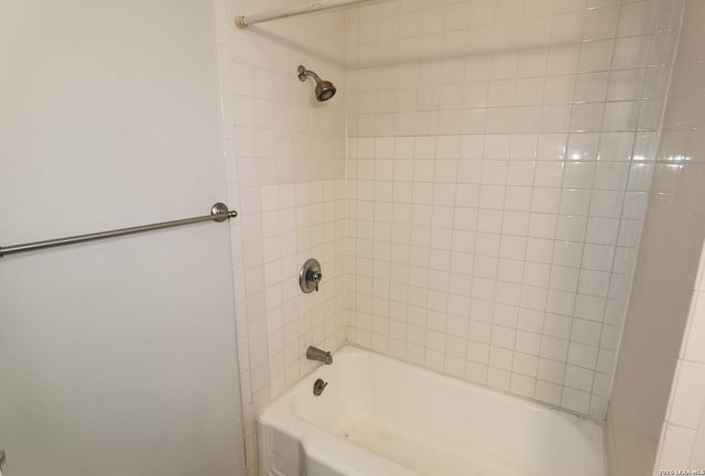137 E Norwood Ct Apt 5, San Antonio, TX 78212