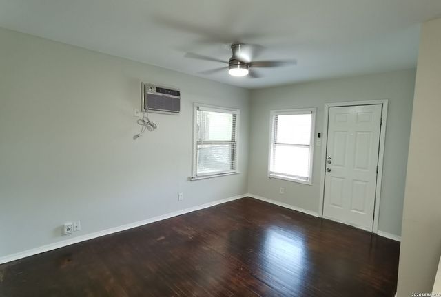 137 E Norwood Ct Apt 5, San Antonio, TX 78212