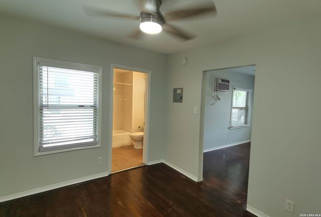 137 E Norwood Ct Apt 5, San Antonio, TX 78212