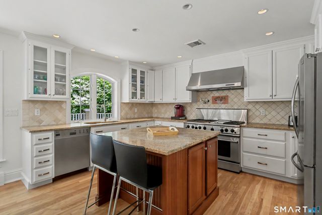 186 Compo Road South, Westport, CT 06880