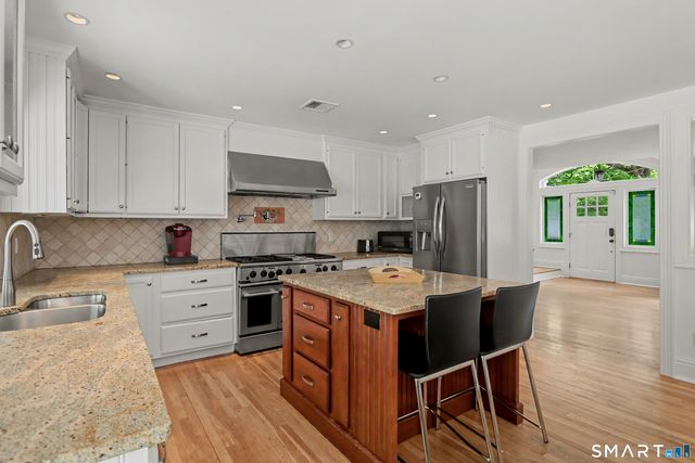 186 Compo Road South, Westport, CT 06880
