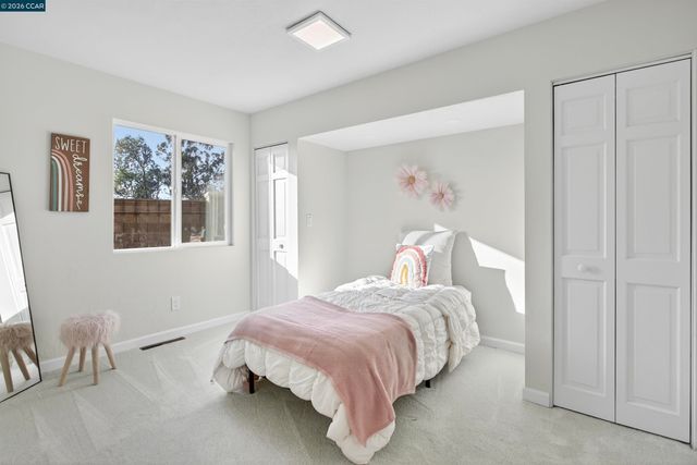 1956 Holly Dr, Concord, CA 94521