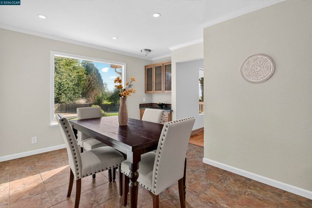 1956 Holly Dr, Concord, CA 94521