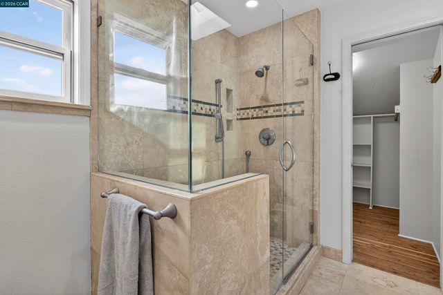 1956 Holly Dr, Concord, CA 94521