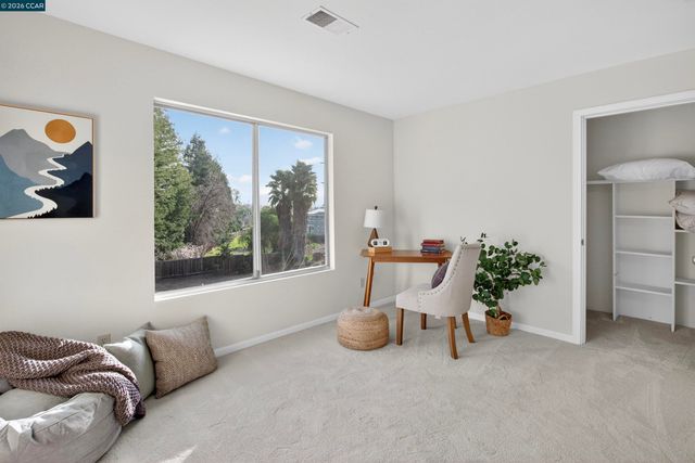 1956 Holly Dr, Concord, CA 94521