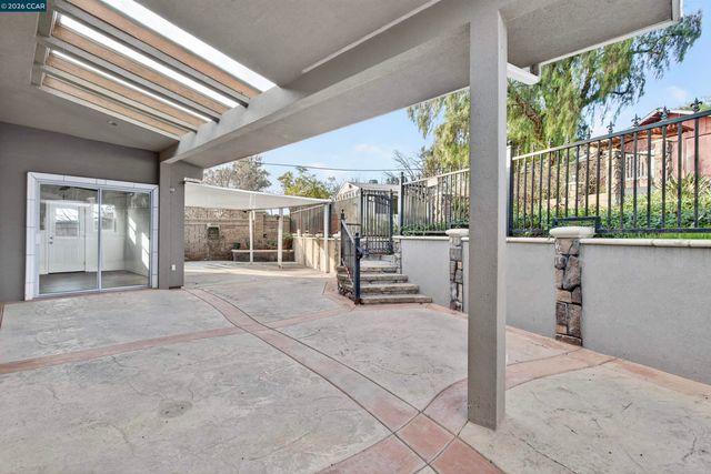 1956 Holly Dr, Concord, CA 94521