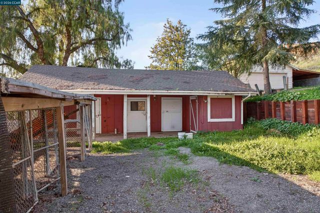 1956 Holly Dr, Concord, CA 94521