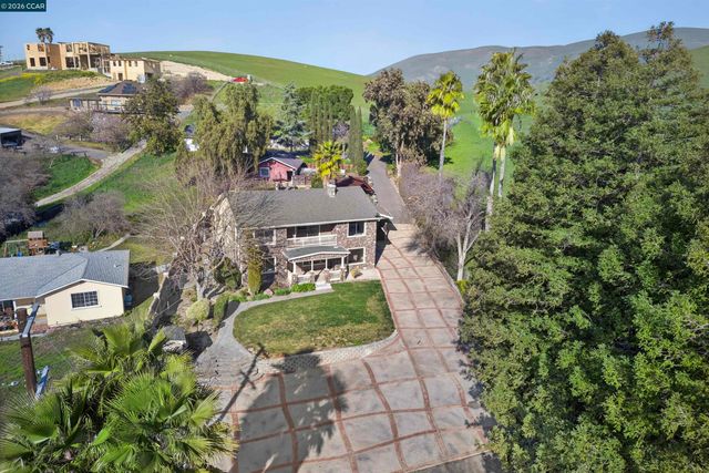 1956 Holly Dr, Concord, CA 94521