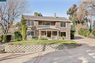 1956 Holly Dr, Concord, CA 94521