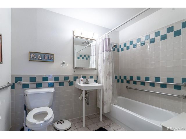 5975 Newland St, Arvada, CO 80003