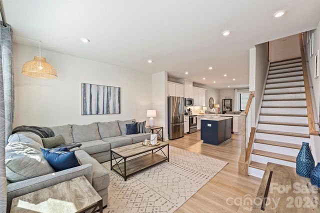 4750 Chastain Avenue, Charlotte, NC 28217