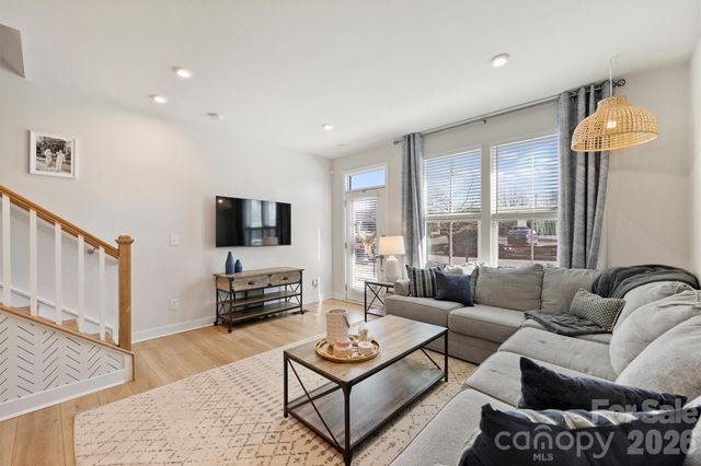 4750 Chastain Avenue, Charlotte, NC 28217