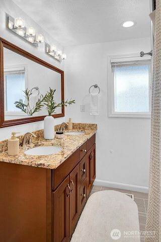 10241 SE 126 Avenue SE, Renton, WA 98056
