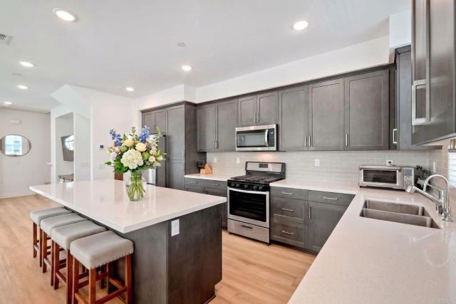437 Carina Glen, Escondido, CA 92025