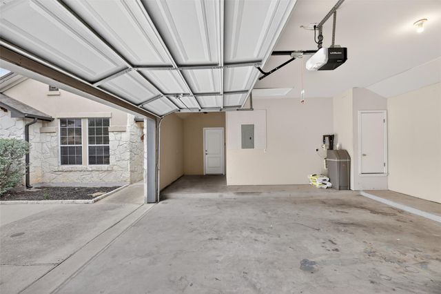 545 Manchester LN, Austin, TX 78737