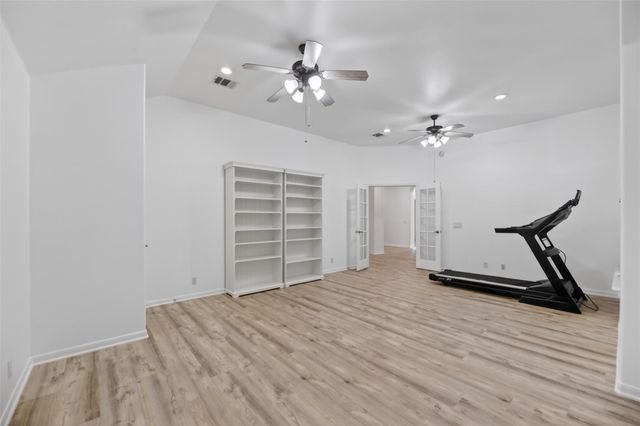 545 Manchester LN, Austin, TX 78737