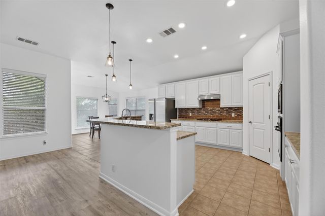 545 Manchester LN, Austin, TX 78737