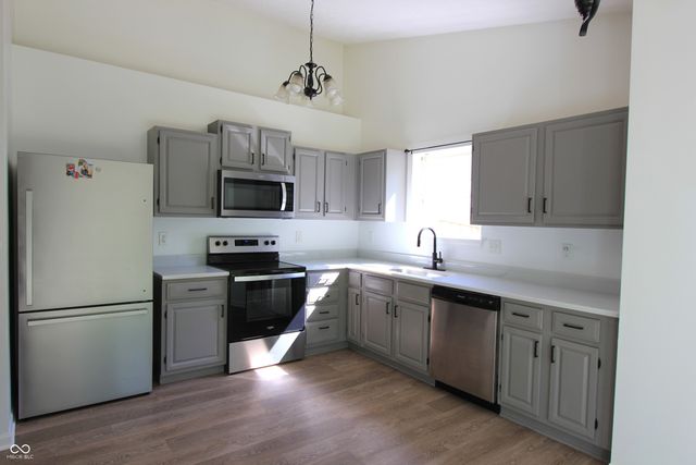 7711 Cherrybark Drive, Indianapolis, IN 46236