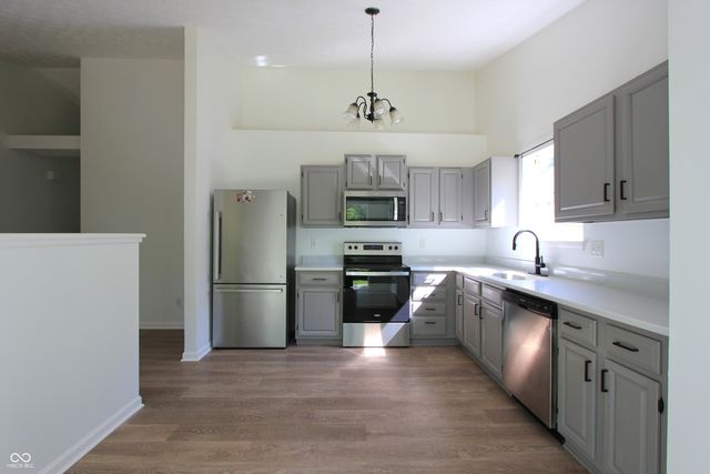 7711 Cherrybark Drive, Indianapolis, IN 46236