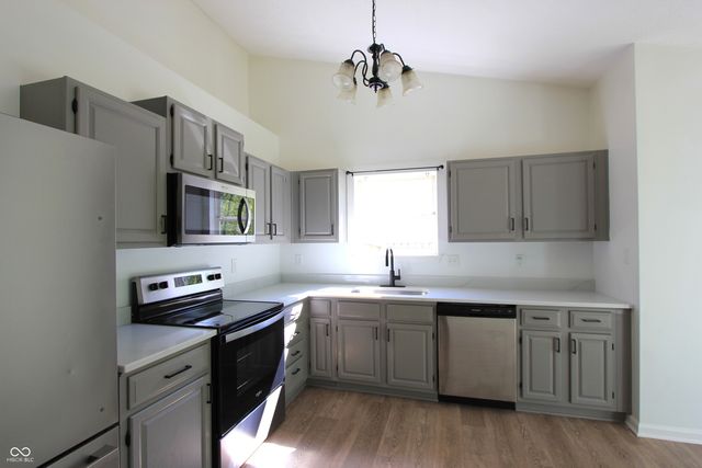 7711 Cherrybark Drive, Indianapolis, IN 46236