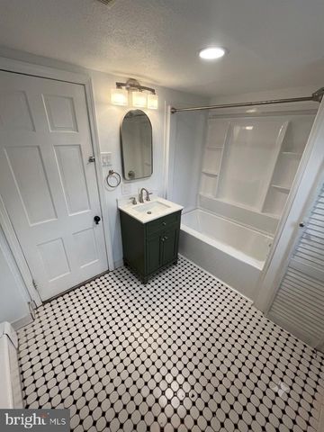 2715 E LEHIGH AVE, Philadelphia, PA 19125