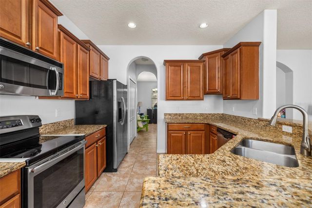 6829 SUNDROP STREET, Harmony, FL 34773