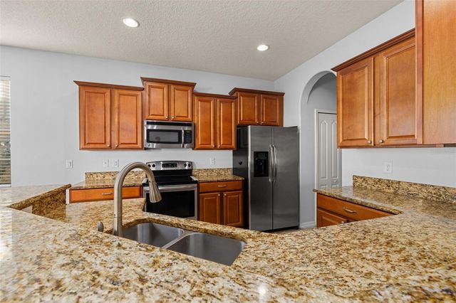 6829 SUNDROP STREET, Harmony, FL 34773