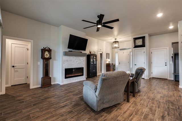 4716 Bermuda Drive, Mustang, OK 73064