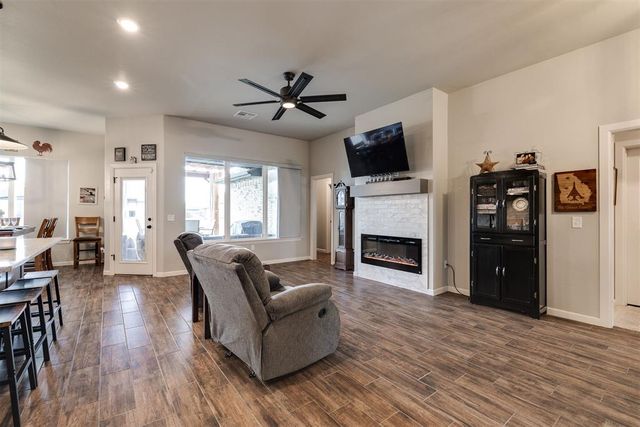 4716 Bermuda Drive, Mustang, OK 73064