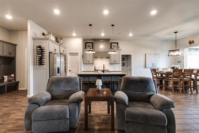 4716 Bermuda Drive, Mustang, OK 73064