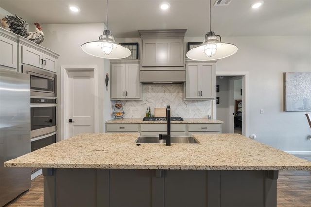4716 Bermuda Drive, Mustang, OK 73064
