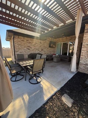 4716 Bermuda Drive, Mustang, OK 73064