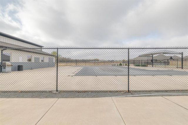 4716 Bermuda Drive, Mustang, OK 73064