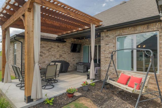 4716 Bermuda Drive, Mustang, OK 73064