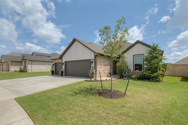 4716 Bermuda Drive, Mustang, OK 73064