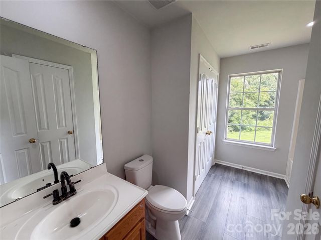 11220 Northwoods Forest Drive, Charlotte, NC 28214