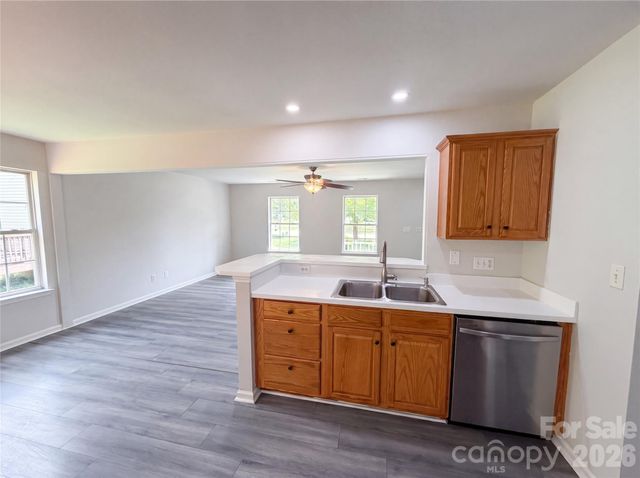 11220 Northwoods Forest Drive, Charlotte, NC 28214