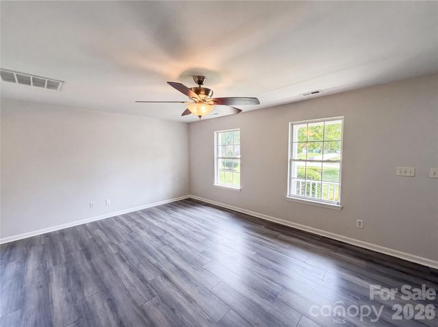 11220 Northwoods Forest Drive, Charlotte, NC 28214