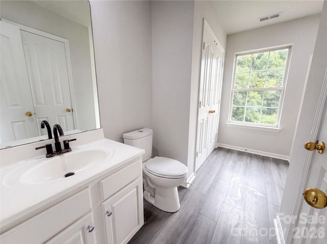 11220 Northwoods Forest Drive, Charlotte, NC 28214