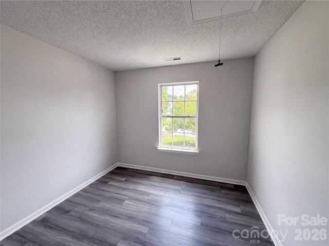 11220 Northwoods Forest Drive, Charlotte, NC 28214